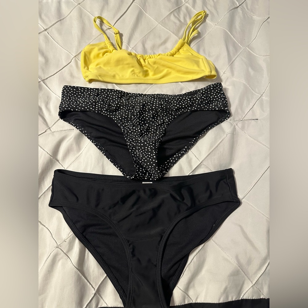 LOT- 2 bathing suit bottoms, 1 top